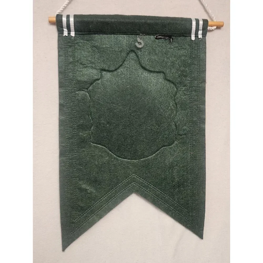 The Wizarding World Of Harry Potter Green Slytherin Crest Banner Universal 18x12
